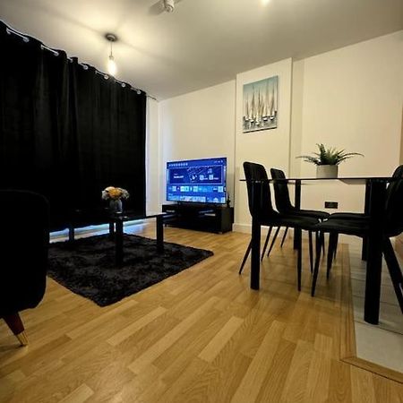 Two Bedrooms Flat In Stratford Londra Esterno foto
