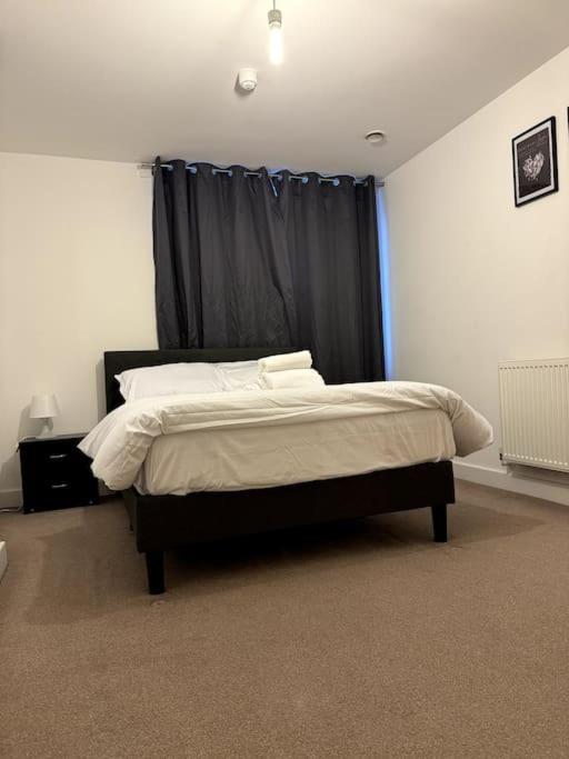 Two Bedrooms Flat In Stratford Londra Esterno foto